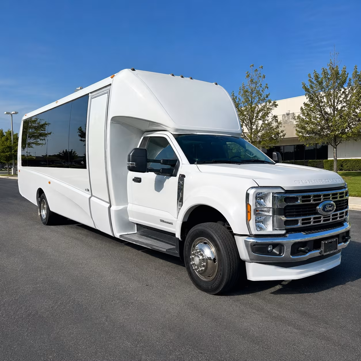 missouri city charter bus rentals for airport transfers