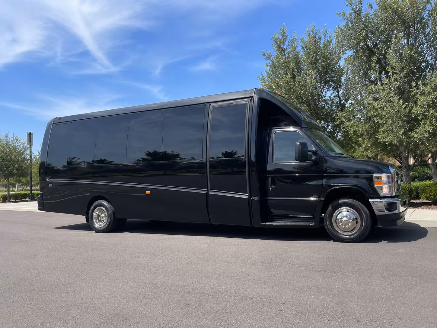 pasadena airport shuttles for your travel needs